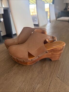 Sundance catalog company, FIVE WORLDS  leather women’s size 8